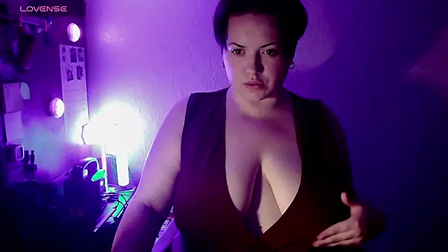 Snapshot of BlackkkVelvet chatting on 02.13.26 BlackkkVelvet online show from 02.13.26