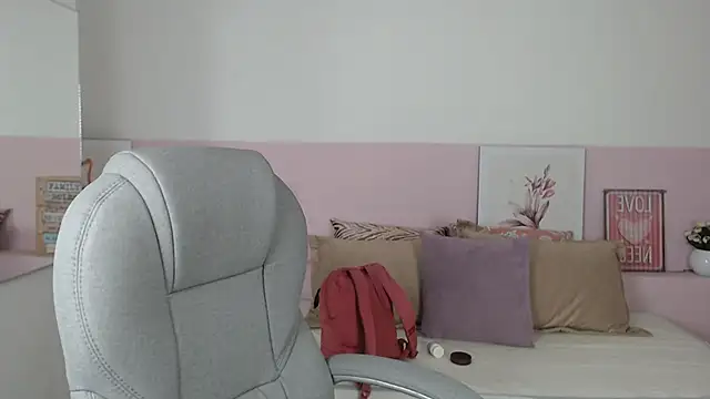 brendathompson  online show from 02.15.25