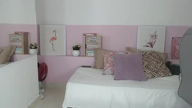 brendathompson  online show from 02.24.25