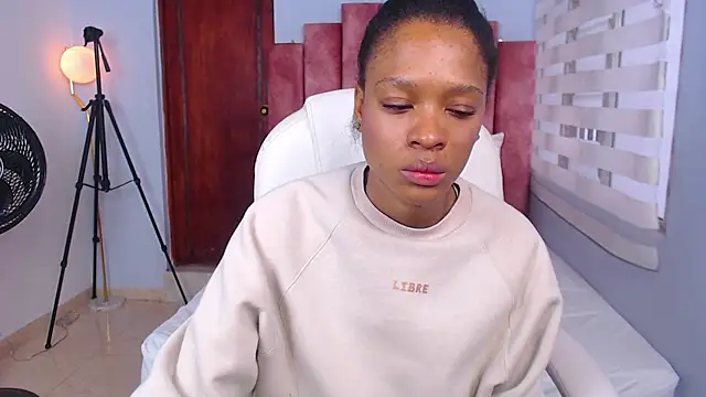 brendathompson  online show from 03.03.25