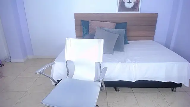 brendathompson  online show from 03.07.25