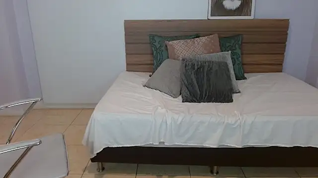 brendathompson  online show from 03.15.25