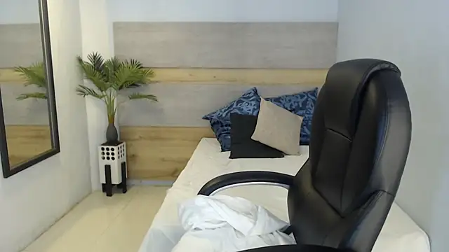 brendathompson  online show from 09.20.25