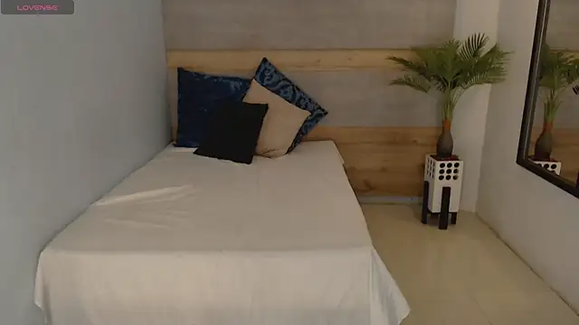 brendathompson  online show from 10.17.25