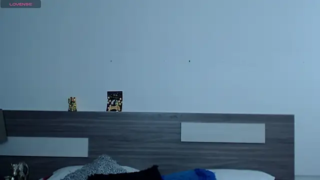 Liiamthompson online show from 10.24.25