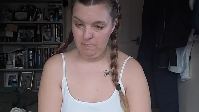 Snapshot of Demi_WelshX chatting on 11.12.25 Demi WelshX online show from 11.12.25