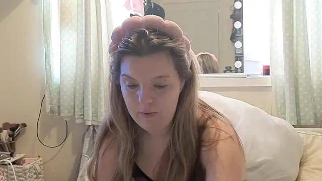 Snapshot of Demi_WelshX chatting on 11.24.25 Demi WelshX online show from 11.24.25
