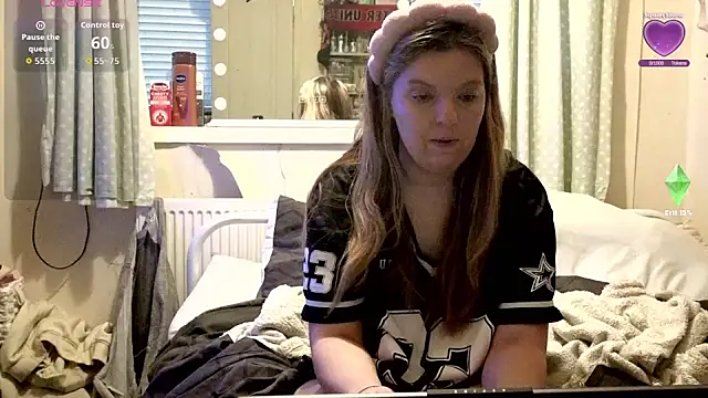 Snapshot of Demi_WelshX chatting on 12.04.25 Demi WelshX online show from 12.04.25