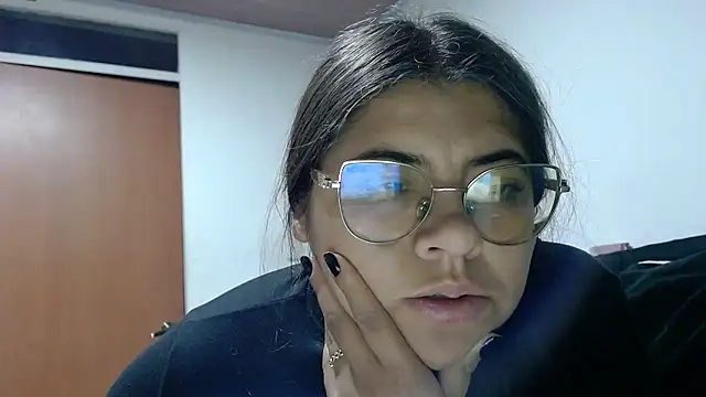 Snapshot of viccky_vick chatting on 01.10.26 viccky vick online show from 01.10.26