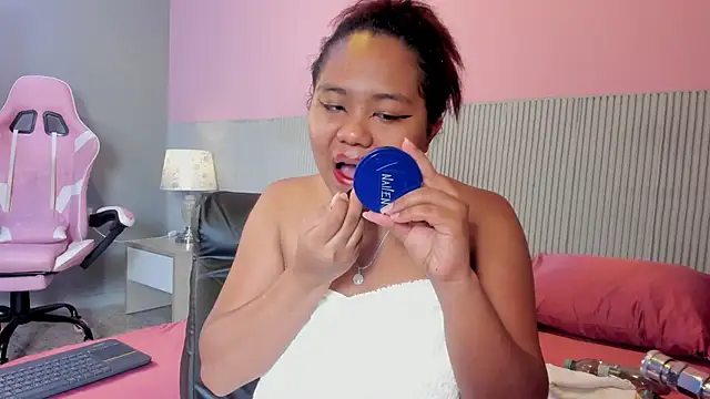 yeikafoxy online show from 10.12.25