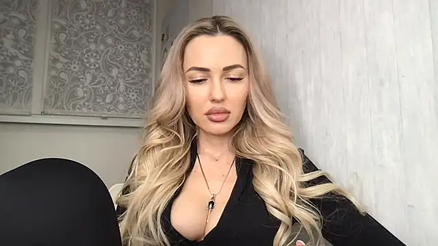 Snapshot of juciepussy_ chatting on 02.21.25 juciepussy online show from 02.21.25