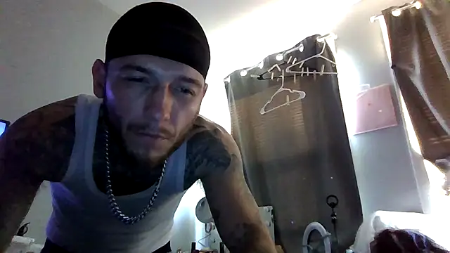 Snapshot of cruz815 chatting on 05.19.26 cruz815 online show from 05.19.26