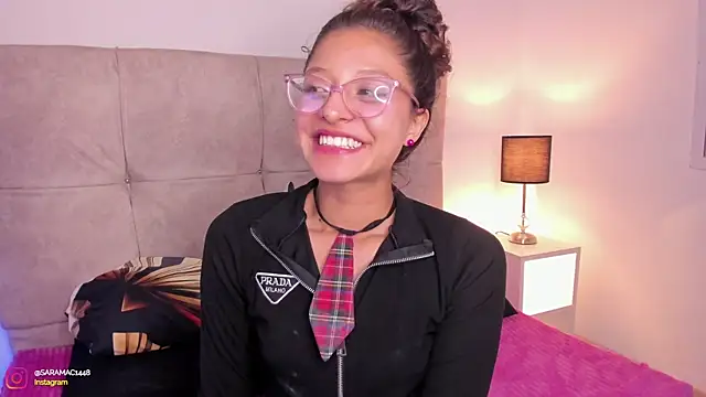 Snapshot of mac-sara chatting on 03.04.25 mac-sara online show from 03.04.25