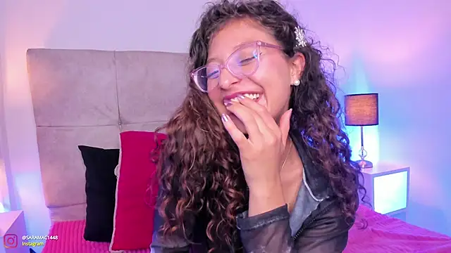 Snapshot of mac-sara chatting on 03.04.25 mac-sara online show from 03.04.25