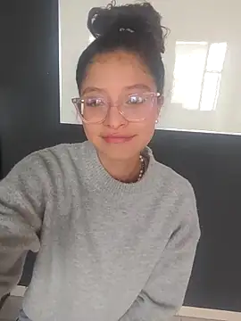 Snapshot of mac-sara chatting on 03.09.25 mac-sara online show from 03.09.25