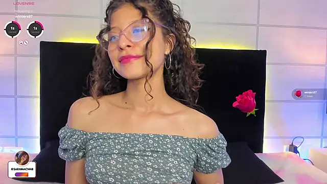 Snapshot of mac-sara chatting on 09.26.25 mac-sara online show from 09.26.25