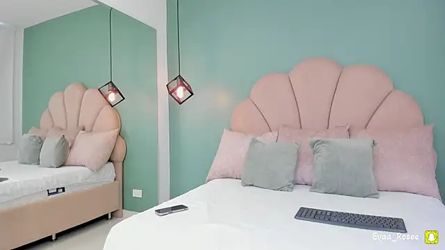 eva roseee online show from 04.07.26