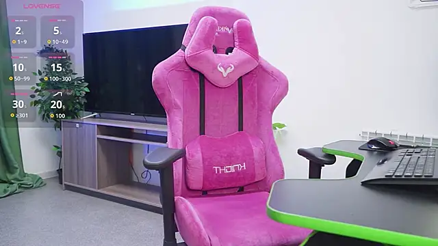 MilaStoyne online show from 09.11.25