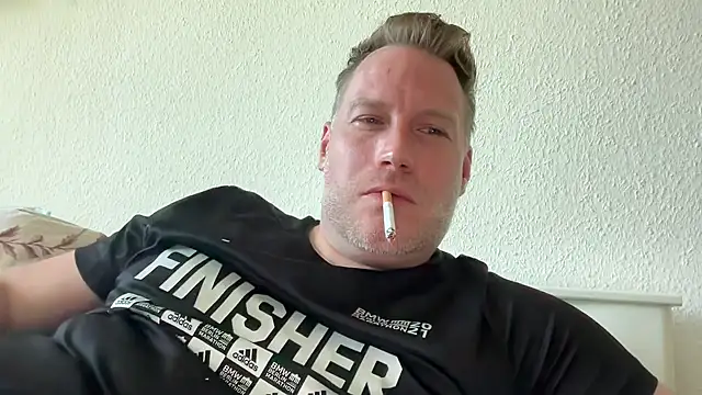 Snapshot of Christian87xxx chatting on 05.25.26 Christian87xxx online show from 05.25.26