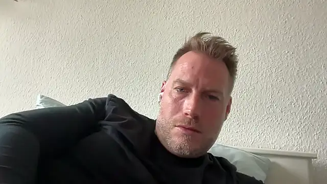 Snapshot of Christian87xxx chatting on 06.13.26 Christian87xxx online show from 06.13.26