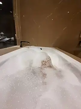 Snapshot of ahwei716 chatting on 02.01.25 ahwei716 online show from 02.01.25