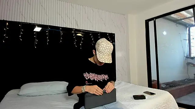 marcuscollins1  online show from 02.05.26