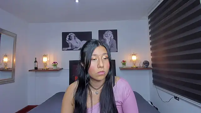 Nohemi louse online show from 02.04.25