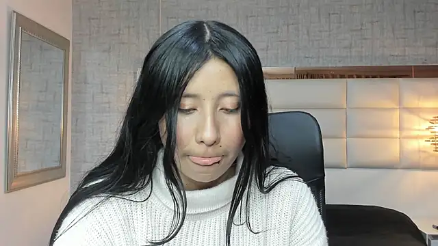 Nohemi louse online show from 10.25.25