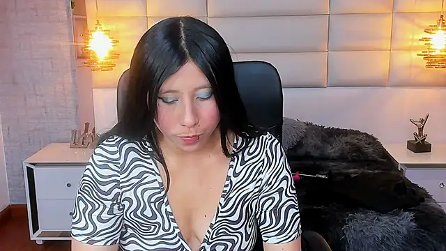 Nohemi louse online show from 12.01.25