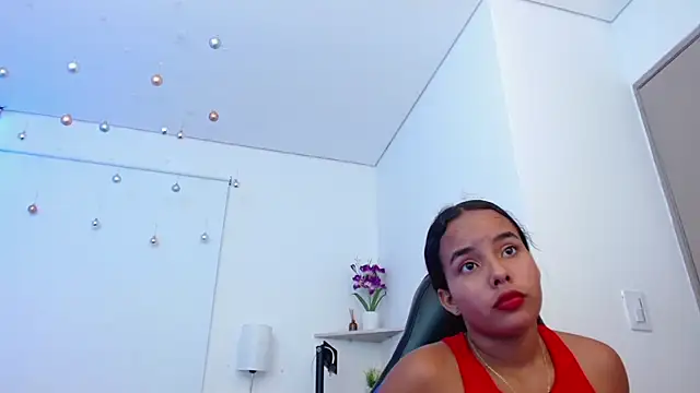 Roxy Stonee online show from 03.18.25