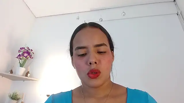 Roxy Stonee online show from 09.11.25