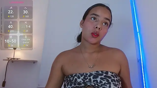 Roxy Stonee online show from 09.18.25