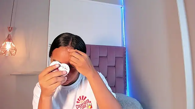 Roxy Stonee online show from 04.01.26