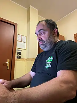 Snapshot of fuocovivo4 chatting on 01.31.25 fuocovivo4 online show from 01.31.25