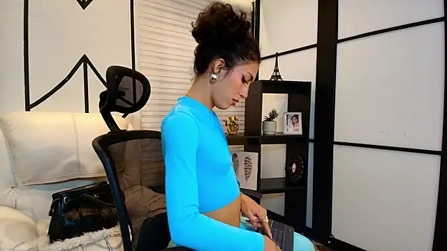 allicemackenzie online show from 03.07.25