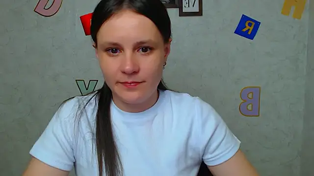 Snapshot of ValeriaHeart_ chatting on 03.17.25 ValeriaHeart online show from 03.17.25