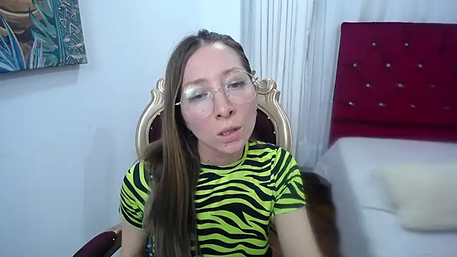 Snapshot of Carlin_Diaz chatting on 02.22.25 Carlin Diaz online show from 02.22.25