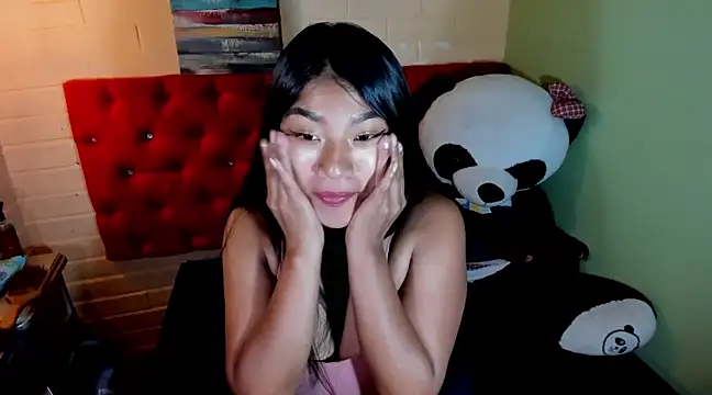 Snapshot of ScarletKray chatting on 02.01.25 ScarletKray online show from 02.01.25