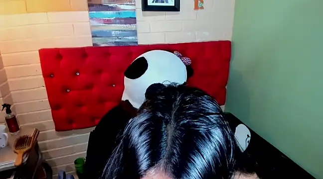 Snapshot of ScarletKray chatting on 02.01.25 ScarletKray online show from 02.01.25