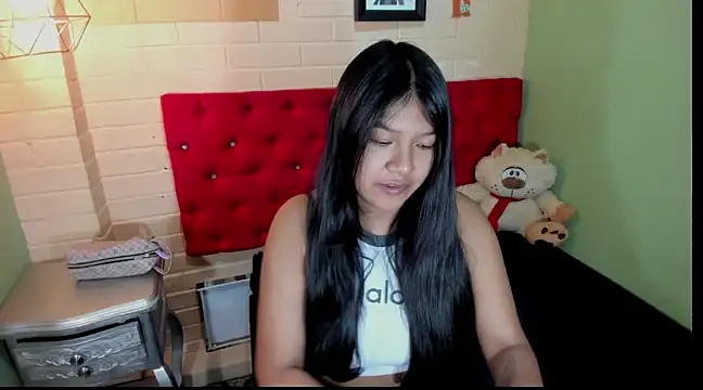 Snapshot of ScarletKray chatting on 02.16.25 ScarletKray online show from 02.16.25