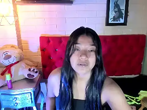 Snapshot of ScarletKray chatting on 03.06.25 ScarletKray online show from 03.06.25