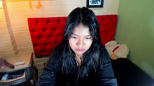 Snapshot of ScarletKray chatting on 03.12.25 ScarletKray online show from 03.12.25