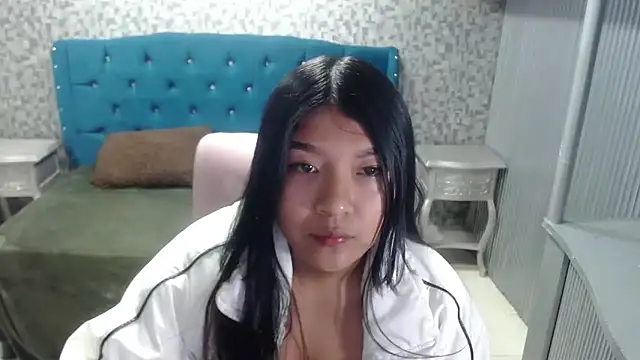 Snapshot of ScarletKray chatting on 09.22.25 ScarletKray online show from 09.22.25