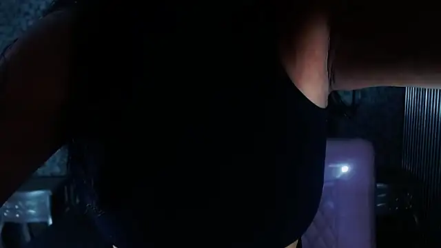 Snapshot of ScarletKray chatting on 09.25.25 ScarletKray online show from 09.25.25