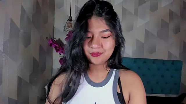 Snapshot of ScarletKray chatting on 10.09.25 ScarletKray online show from 10.09.25