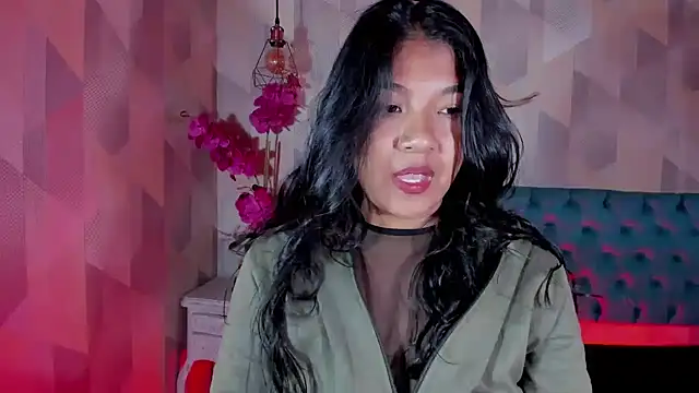 Snapshot of ScarletKray chatting on 10.16.25 ScarletKray online show from 10.16.25