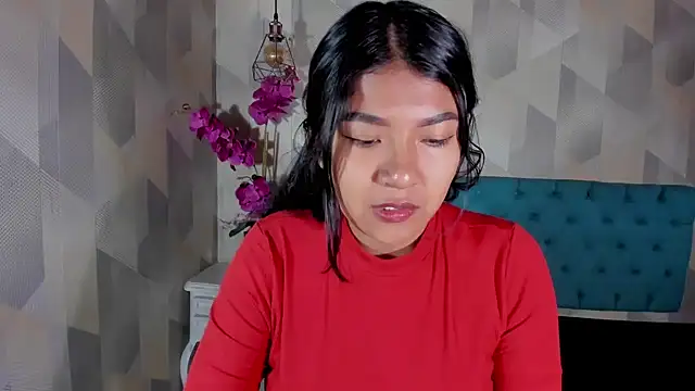 Snapshot of ScarletKray chatting on 10.22.25 ScarletKray online show from 10.22.25