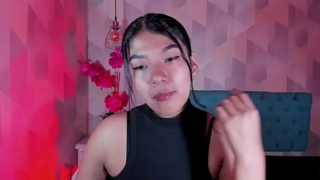 Snapshot of ScarletKray chatting on 10.25.25 ScarletKray online show from 10.25.25