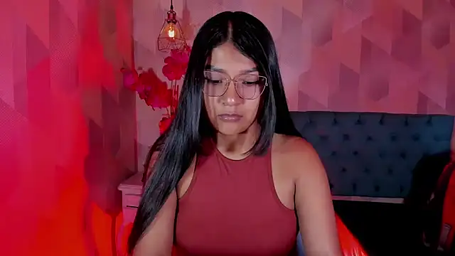 Snapshot of ScarletKray chatting on 10.26.25 ScarletKray online show from 10.26.25