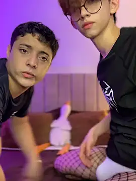 Snapshot of jacob_and_sam chatting on 11.19.25 jacob and sam online show from 11.19.25